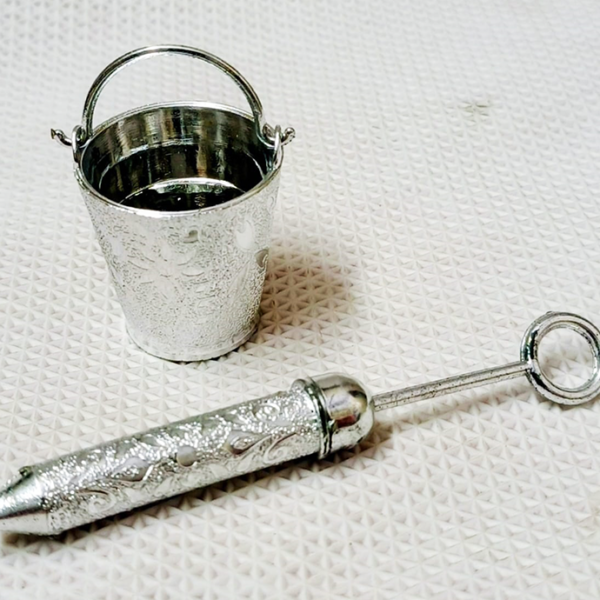 White Metal Holi Special Bucket & Pichkari For Laddu Gopal Ji